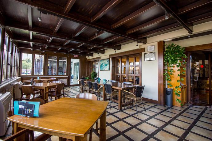 Imagen del bar/restaurante del Hotel and Spa Balfagón. Foto 3