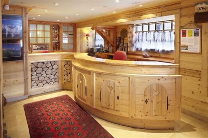 Imagen de los interiores del Hotel and Spa - Châlet Mounier. Foto 19