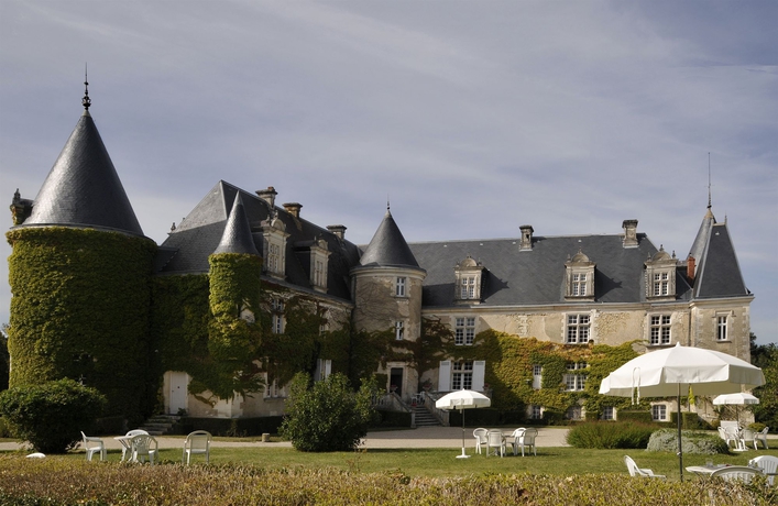 Imagen de los exteriores del Hotel and Spa Ch&acirc;teau De La C&ocirc;te - Brant&ocirc;me. Foto 9