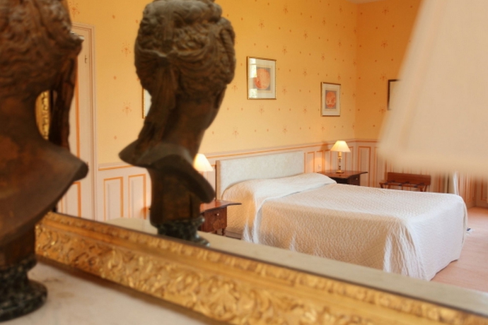 Imagen de la habitación del Hotel and Spa Ch&acirc;teau De La C&ocirc;te - Brant&ocirc;me. Foto 6