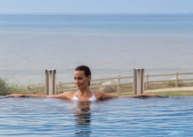 Imagen de la piscina del Hotel and Spa Cordouan By Thalazur. Foto 16