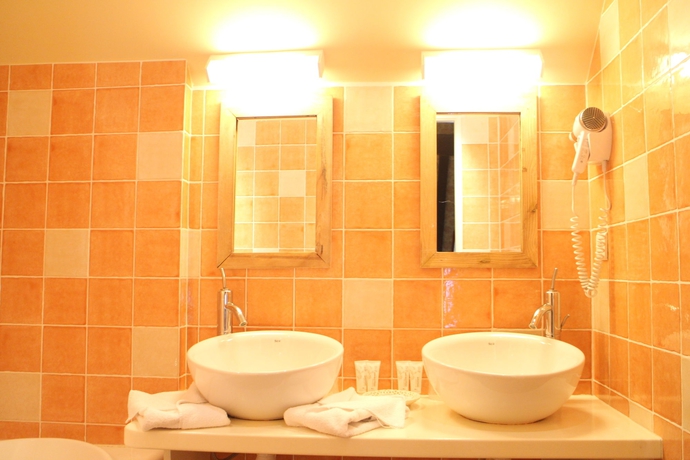 Imagen de la habitación del Hotel and Spa Du Domaine Des Thômeaux, The Originals Relais (relais Du Silence). Foto 8