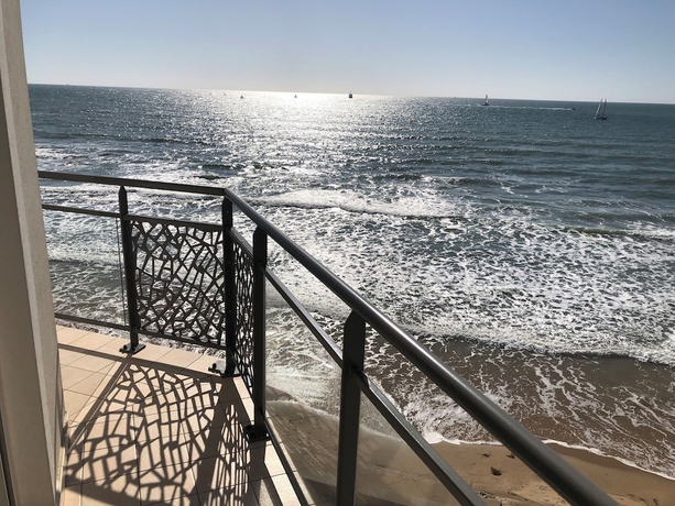 Imagen de la habitación del Hotel and Spa Les Roches Noires. Foto 5