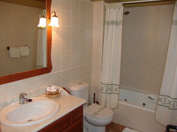 Imagen de la habitación del Hotel and Spa Peña Montañesa. Foto 5