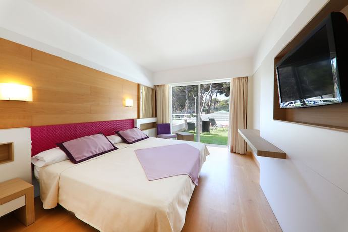 Imagen de la habitación del Hotel and Spa S'entrador Playa. Foto 2