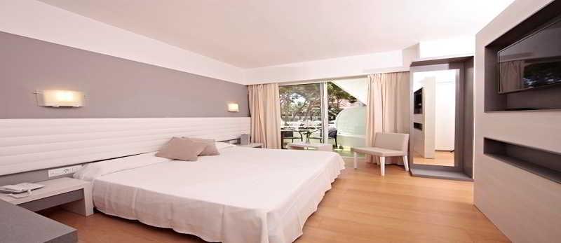 Imagen de la habitación del Hotel and Spa S'entrador Playa. Foto 6