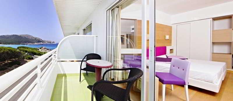 Imagen de la habitación del Hotel and Spa S'entrador Playa. Foto 7