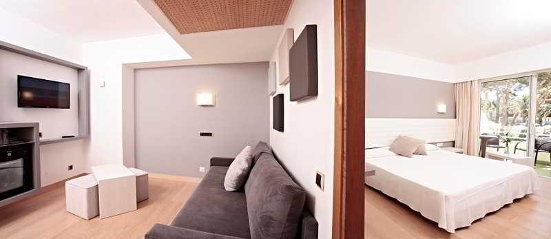 Imagen de la habitación del Hotel and Spa S'entrador Playa. Foto 8