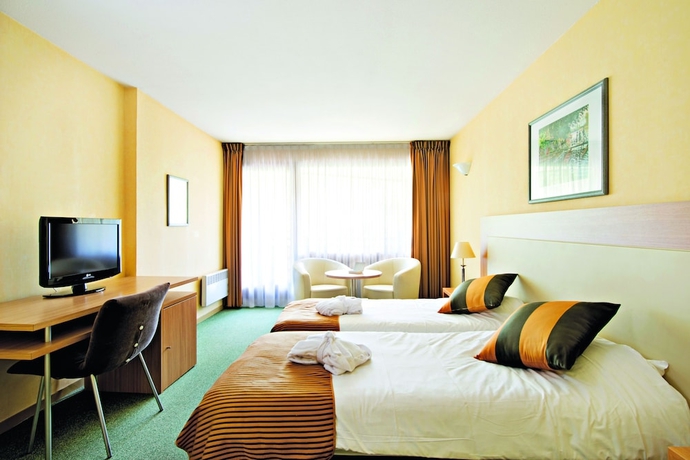 Imagen de la habitación del Hotel and Spa Vacances Bleues Villa Marlioz. Foto 10