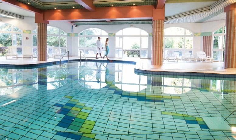 Imagen de la piscina del Hotel and Spa Vacances Bleues Villa Marlioz. Foto 14