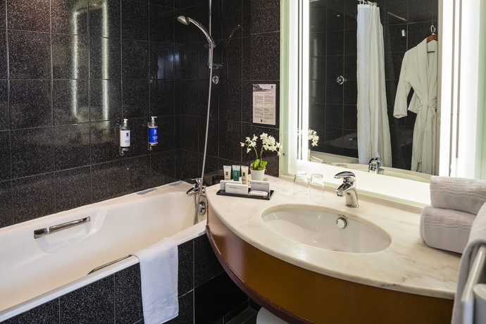 Imagen de la habitación del Hotel and Spa – Thalazur Saint Jean De Luz. Foto 7