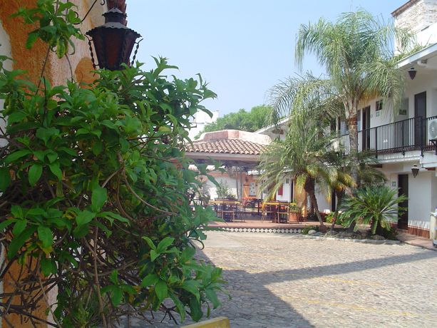 Imagen de los exteriores del Hotel and Suites Coral. Foto 8
