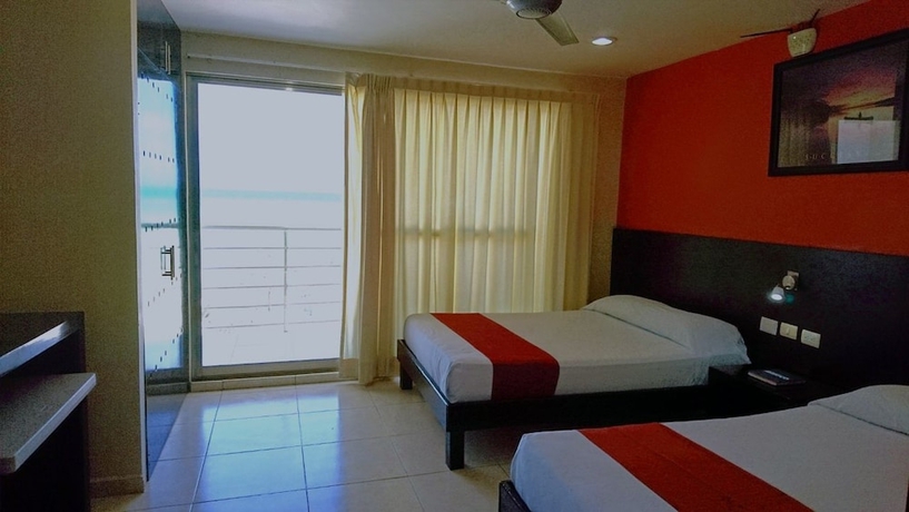 Imagen de la habitación del Hotel and Suites Domani. Foto 2