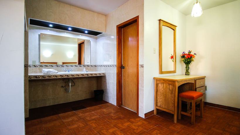Imagen de la habitación del Hotel and Suites Marrod. Foto 14