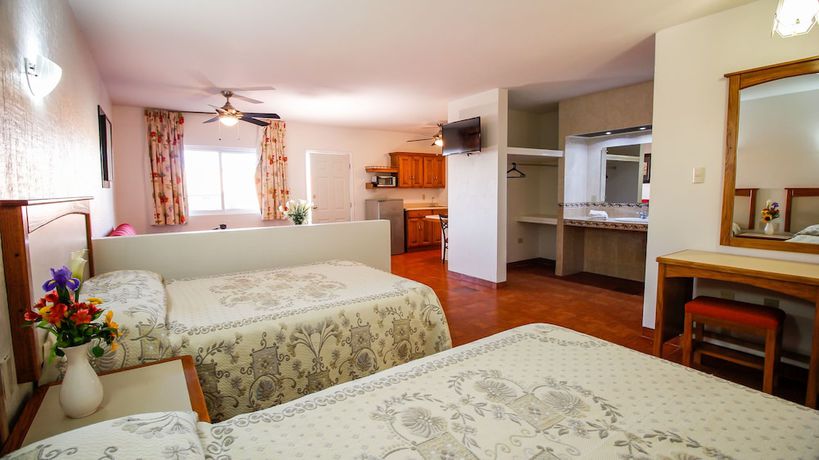 Imagen de la habitación del Hotel and Suites Marrod. Foto 16