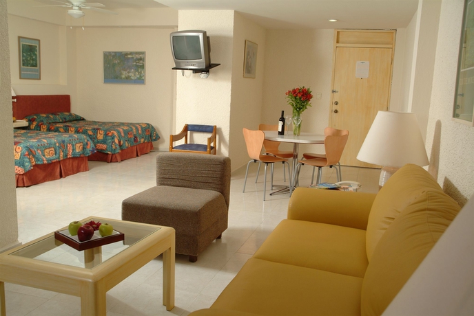 Imagen de los interiores del Hotel and Suites Nader. Foto 12