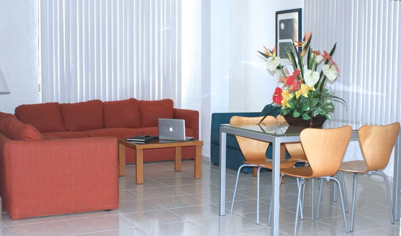 Imagen de la habitación del Hotel and Suites Nader. Foto 6