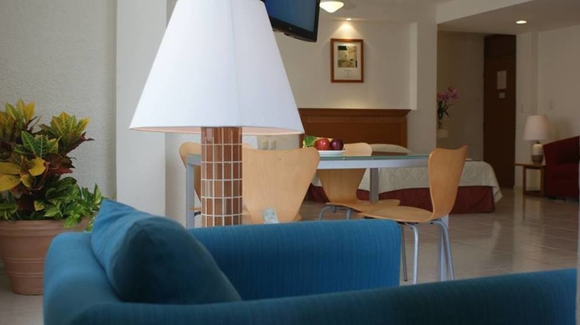 Imagen de los interiores del Hotel and Suites Nader. Foto 14