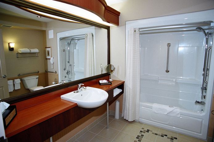 Imagen general del Hotel and Suites Normandin L&eacute;vis. Foto 4