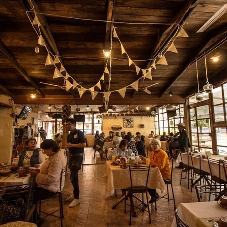 Imagen del bar/restaurante del Hotel and Suites Posada Molina. Foto 14