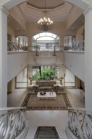 Imagen de los interiores del Hotel and Suites Quinta Magna. Foto 13