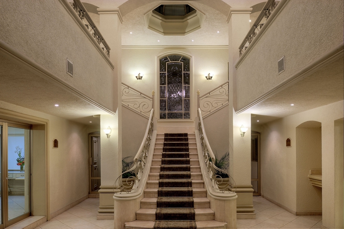 Imagen de los interiores del Hotel and Suites Quinta Magna. Foto 15