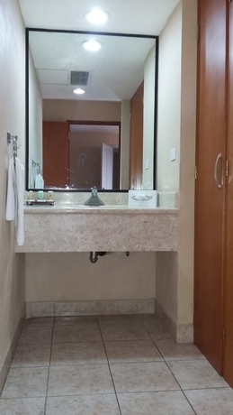 Imagen de la habitación del Hotel and Suites Real Del Lago. Foto 13