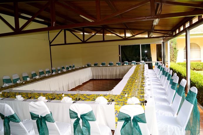 Imagen de los interiores del Hotel and Suites Villa Del Sol. Foto 11