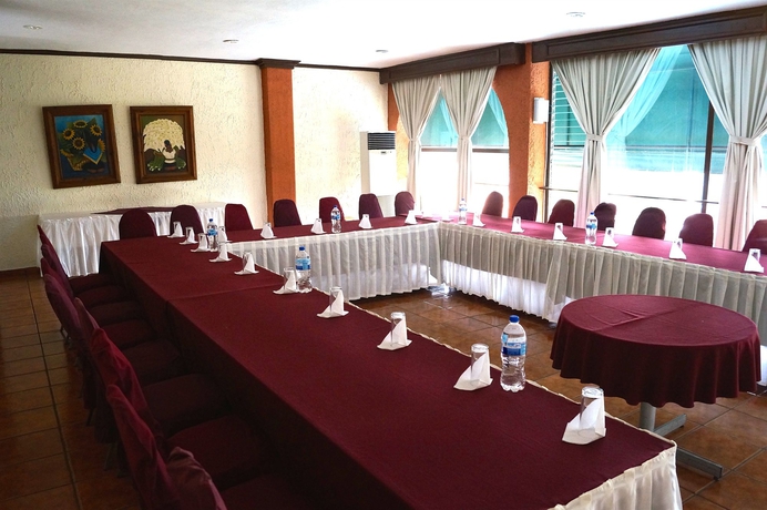 Imagen de los interiores del Hotel and Suites Villa Del Sol. Foto 15