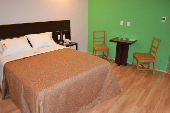 Imagen de la habitación del Hotel and Villas Panam&aacute;. Foto 9