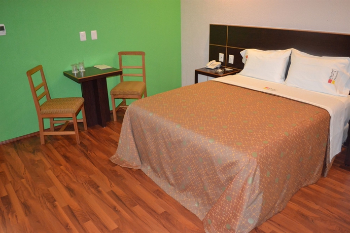 Imagen de la habitación del Hotel and Villas Panam&aacute;. Foto 10