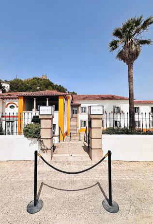 Imagen de los exteriores del Hotel andTales - &Oacute;bidos. Foto 14