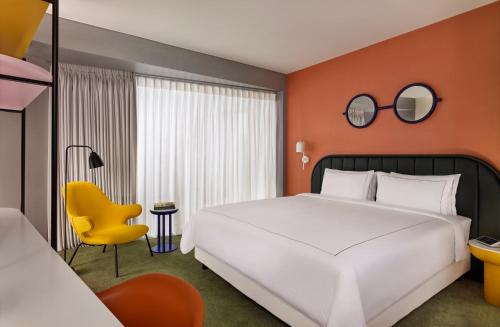 Imagen de la habitación del Hotel art'otel London Battersea Power Station, Powered by Radisson Hotels. Foto 2