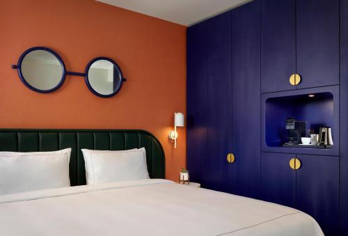 Imagen de la habitación del Hotel art'otel London Battersea Power Station, Powered by Radisson Hotels. Foto 9