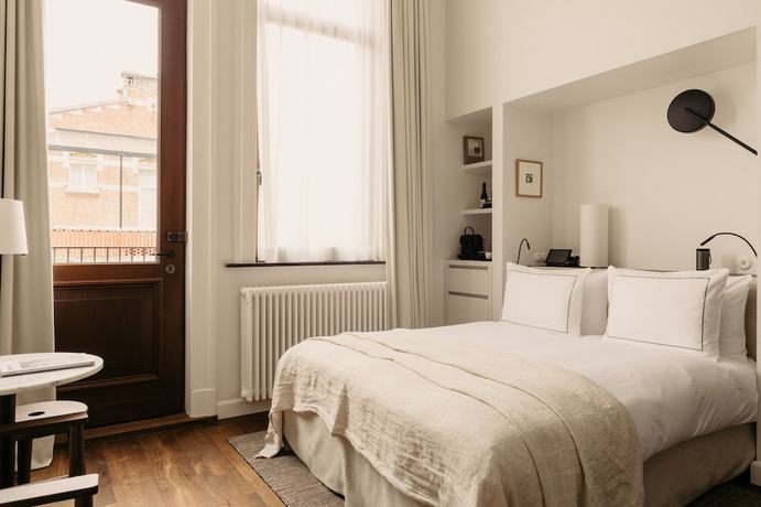 Imagen de la habitación del Hotel august. Foto 14