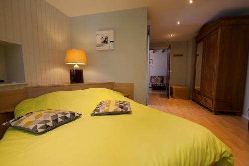 Imagen de la habitación del Hotel aux Deux Clefs, Metzeral. Foto 6