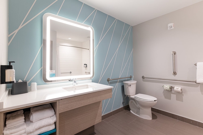 Imagen de la habitación del Hotel avid hotel Summerville, an IHG. Foto 17