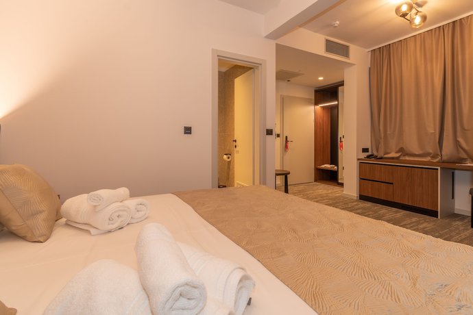 Imagen de la habitación del Hotel batuda. Foto 9