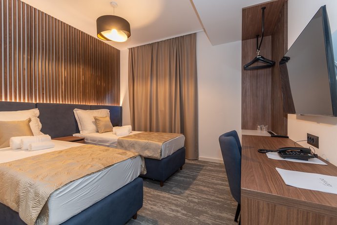 Imagen de la habitación del Hotel batuda. Foto 13