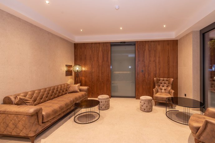 Imagen de los interiores del Hotel batuda. Foto 20