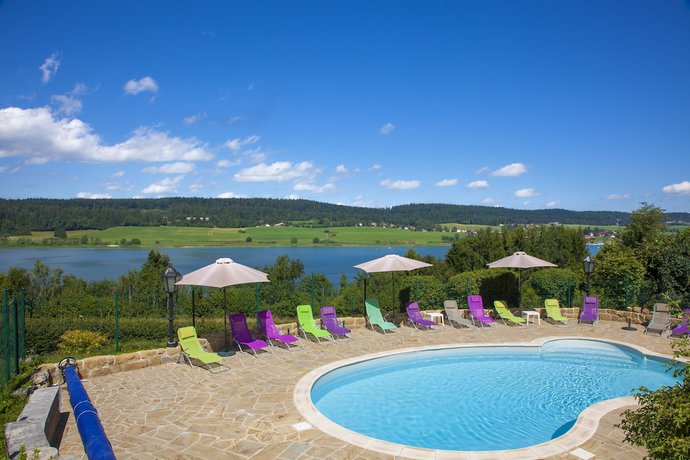 Imagen de la piscina del Hotel beau site, Malbuisson. Foto 19
