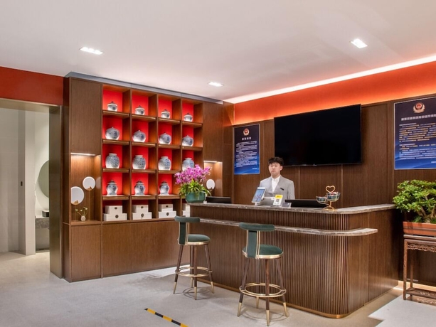 Imagen de los interiores del Hotel beijingyonghegongsiheyuanyunjujiudian. Foto 16