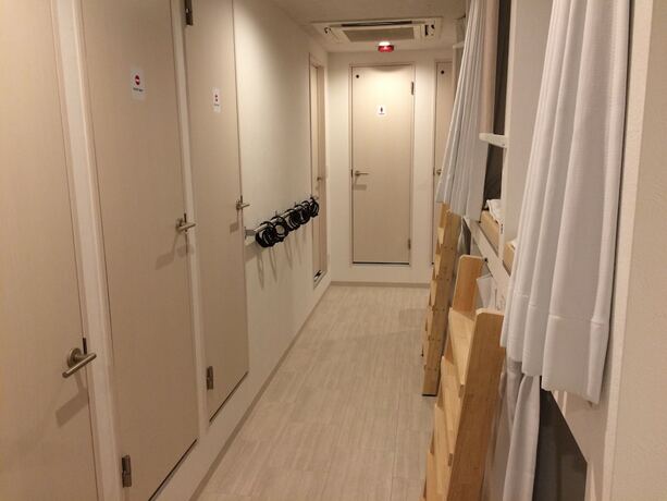 Imagen general del Hotel bnb+ Costelun Akiba - Hostel, Caters to Women. Foto 18