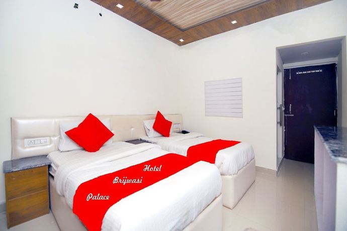Imagen de la habitación del Hotel brijwasi palace. Foto 13