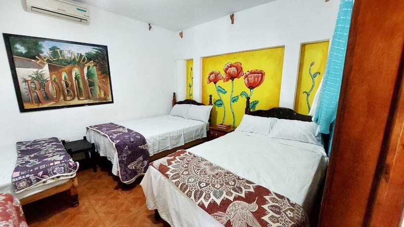 Imagen de la habitación del Hotel bungalows mirna manzanillo. Foto 7
