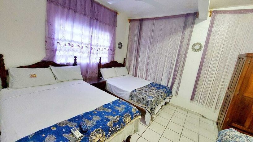 Imagen de la habitación del Hotel bungalows mirna manzanillo. Foto 8