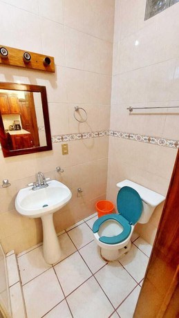 Imagen de la habitación del Hotel bungalows mirna manzanillo. Foto 13