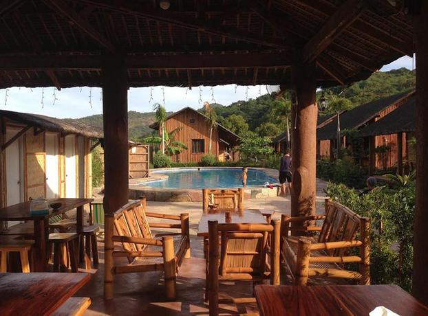 Imagen del bar/restaurante del Hotel calayo beach resort. Foto 5
