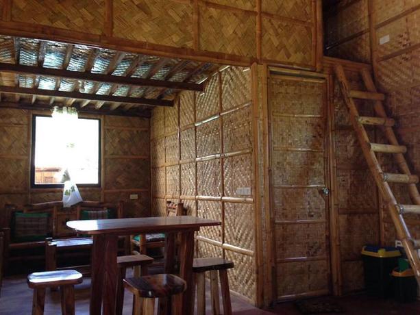 Imagen de la habitación del Hotel calayo beach resort. Foto 16