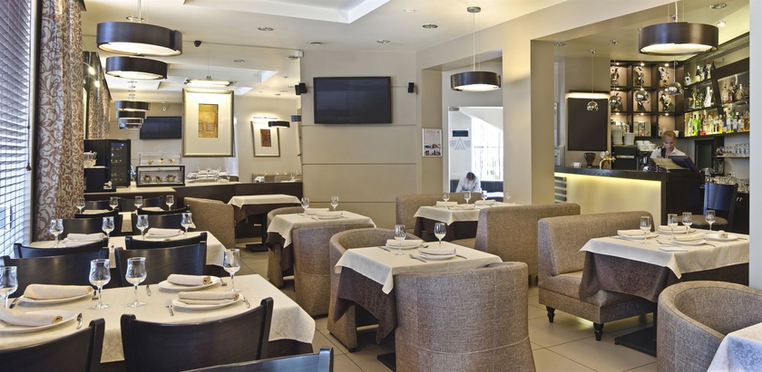 Imagen del bar/restaurante del Hotel -centre Avanta. Foto 3